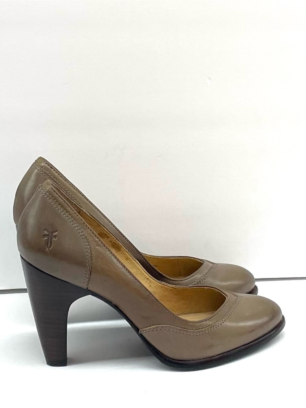 Frye Taupe Brown Leather pumps